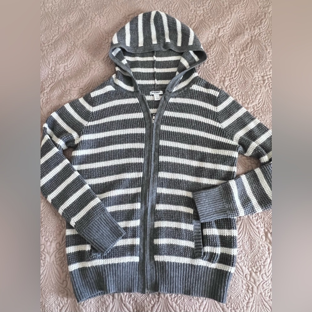 Old Navy Gray and White Striped Hoodie Stretchable